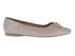 Zapatos Flats de Charol Color Avena Donova para Mujer
