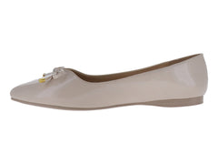 Zapatos Flats de Charol Color Avena Donova para Mujer