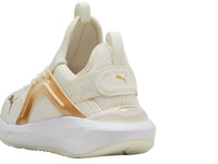 Tenis PUMA Softride Enzo Metallic Blanco y Dorado para Mujer