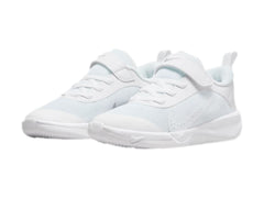 Tenis Nike Omni Multi-Court Blanco para Niño