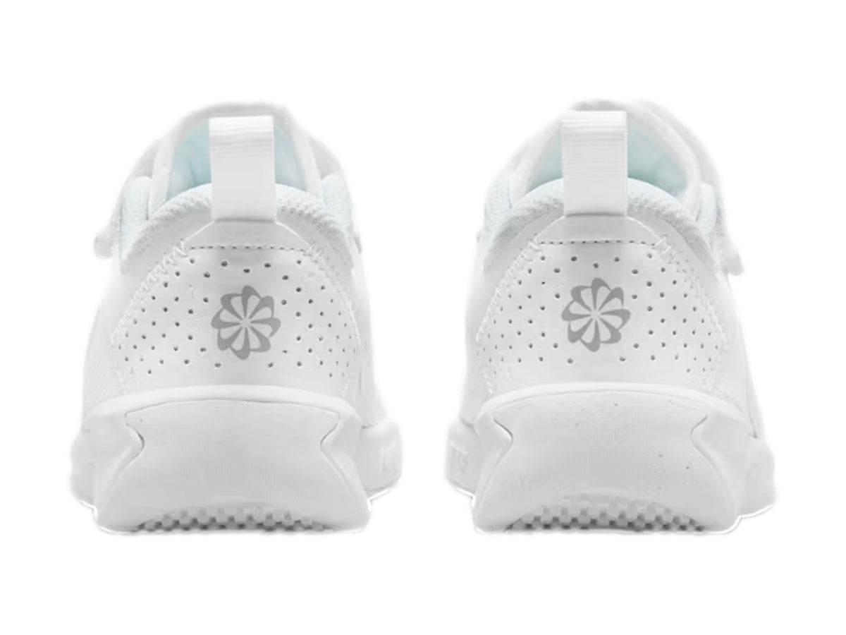 Tenis Nike Omni Multi-Court Blanco para Niño
