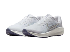 Tenis Nike Downshifter 13 Blanco y Plata para Mujer
