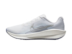 Tenis Nike Downshifter 13 Blanco y Plata para Mujer