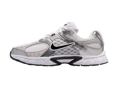 Tenis Nike V5 RNR Blanco y Gris para Niño
