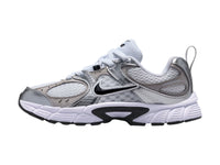 Tenis Nike V5 RNR Blanco y Gris para Niño